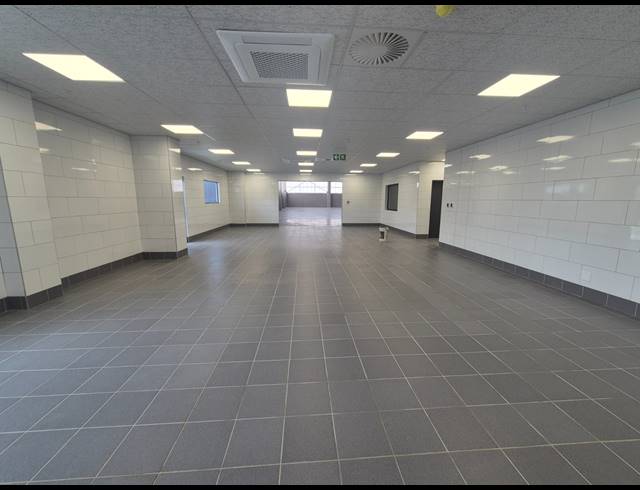 12,675M² WAREHOUSE TO LET IN LINBRO PARK